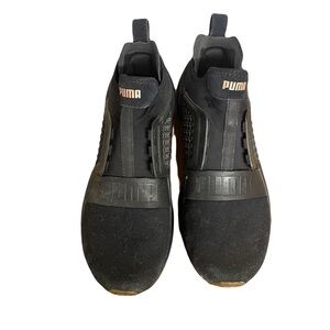 Puma ignite black suede sneaker Men’s size 8
Good condition 
NO LACES